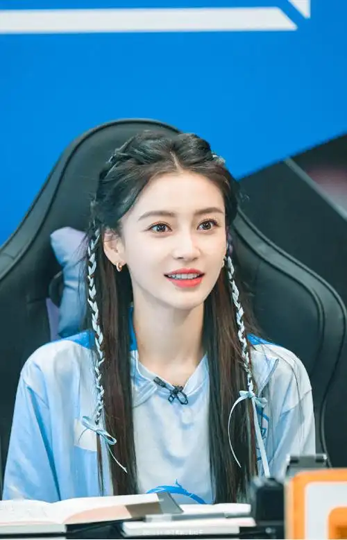 angelababy电竞美少女#angelababy#战至巅峰#剧照96蝴蝶结编发孕屯
