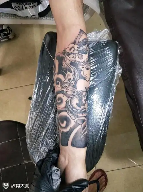 艺妓半臂还要继续努力_纹身图案手稿图片_嘿仔 的纹身作品集