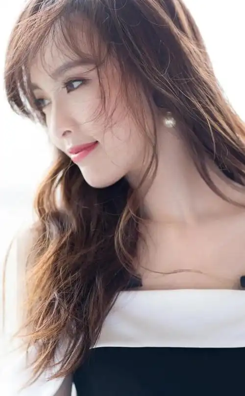 影视明星唐嫣写真集:甜美迷人,清新靓丽!