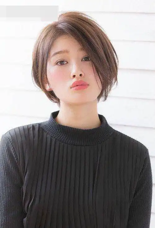 2020年最流行的发型圆脸