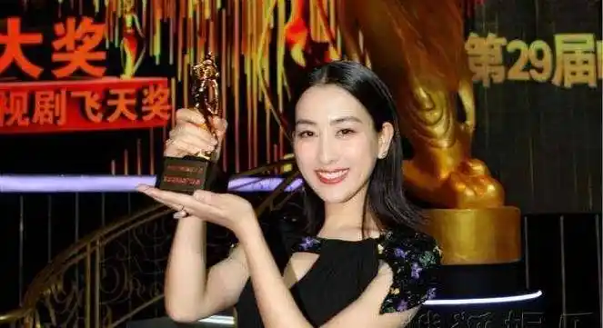 解释也解释了,吐槽也吐槽了,为什么网友还是不喜欢我_事情_李小璐