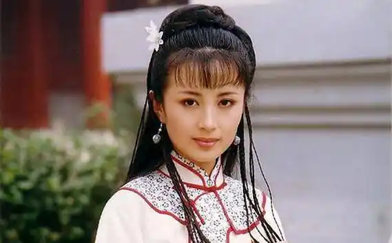 说到古装美,我不知道你是否还记得杨童舒的名字.