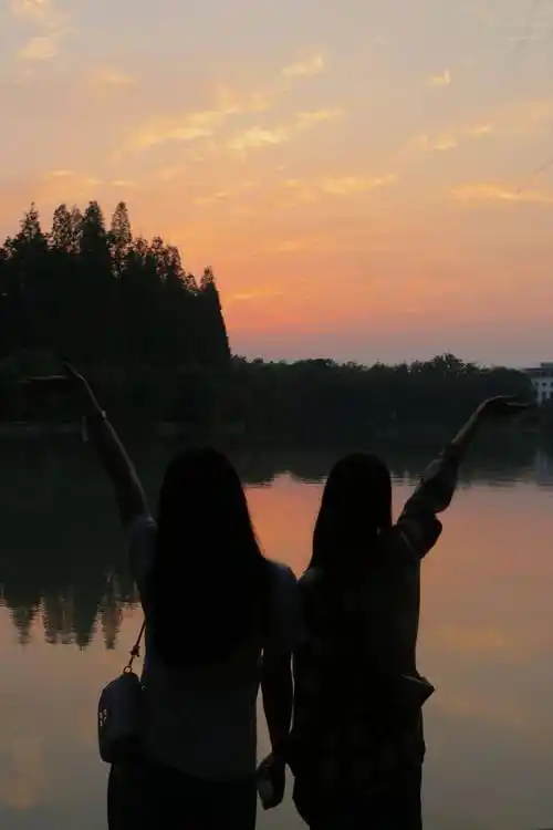 生活_郑思懿_运动场