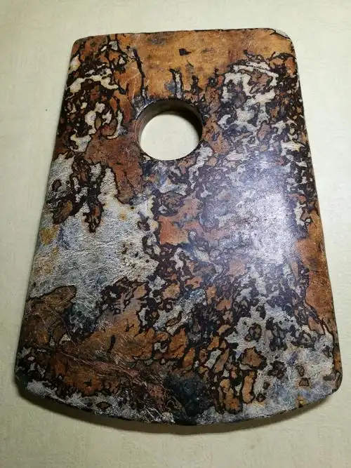 良渚文化兽面纹玉钺 神斧鬼工千古绝沁