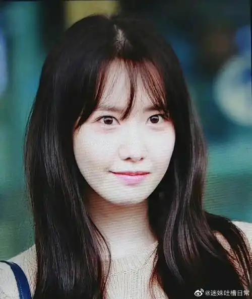 林允儿机场新闻图#剪了刘海以后更可爱了05老婆每次新闻图都这么美