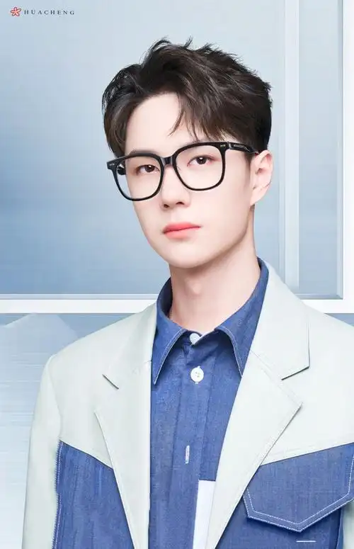 王一博代言海伦凯勒眼镜# @uniq-王一博 演绎海伦凯勒2022全新狭行