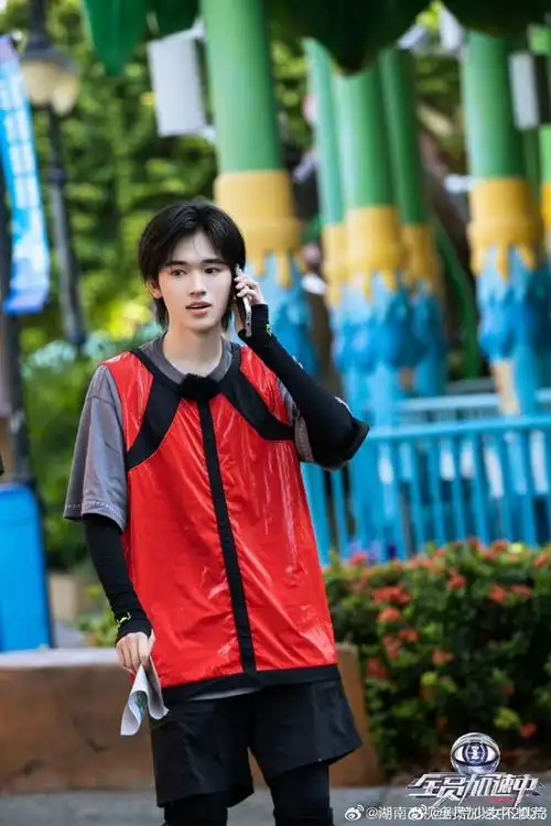 宋亚轩刘海遮住眼睛##宋亚轩颓废感