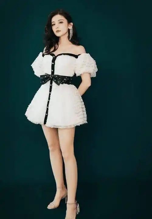 原创古力娜扎上节目被吐槽长胖工作室不服晒出全身照看到腿后网友通通