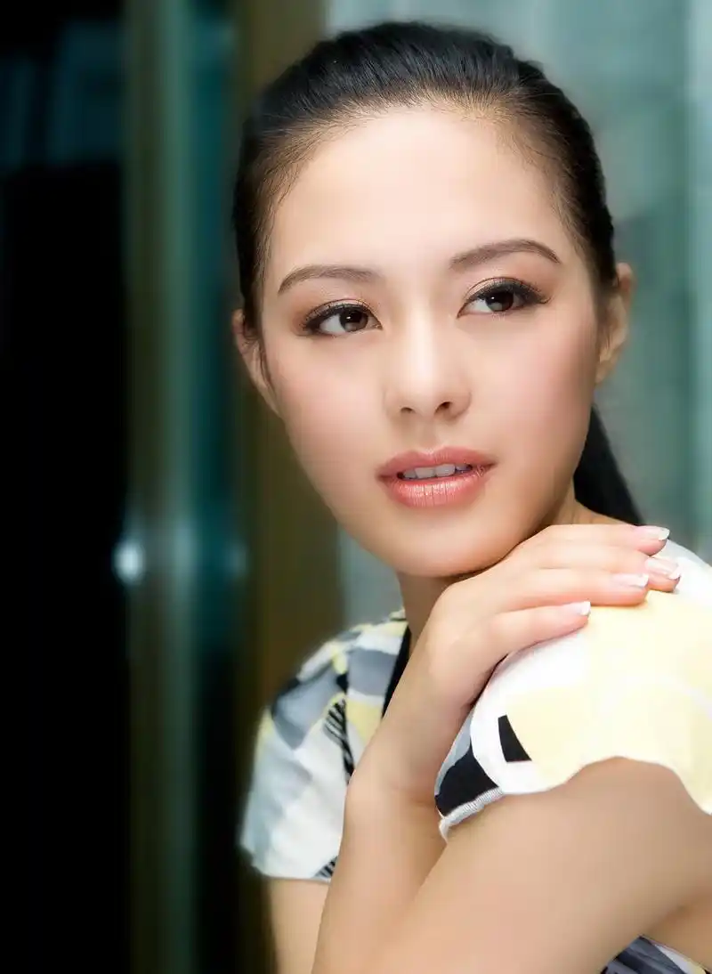 精美图集|美艳动人王力可