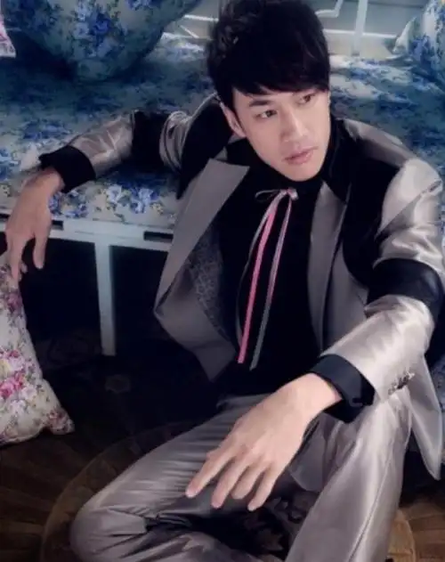 何润东:三度告白孙俪被否,41岁娶美妻,如今恩爱多年无子也甜蜜