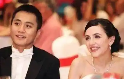 曾是谢娜前男友,分手后娶国外娇妻,结婚多年无绯闻_安娜_时候_章子怡
