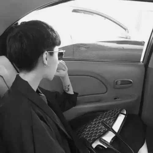 男生头像帅气冷酷霸气真人黑白时尚男生生活太过潦草