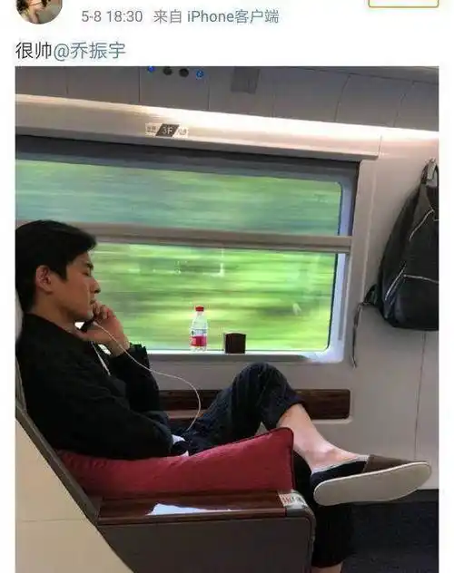 40岁侧脸堪比返老还童的刘德华,22岁搭戏洪金宝,可至今未能大红