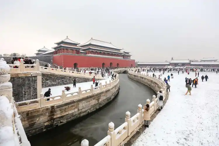 初雪扮靓紫禁城