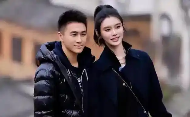 不忍了奚梦瑶罕见发飙当街与何猷君吵架男方数次求和仍被吼