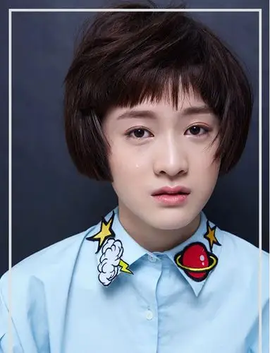 才喜欢锅盖刘海(好像暴露了年龄),没想到小花张雪迎也有过这么尴尬的