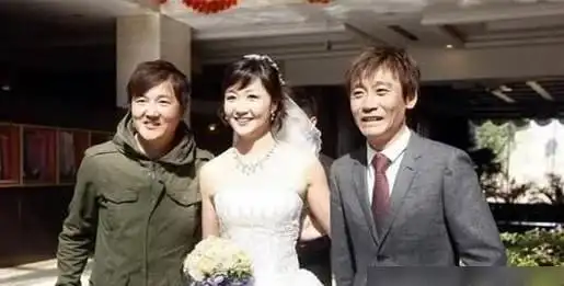 2004年高峰和那英同居生子后他的情人王纳文是如何报复的