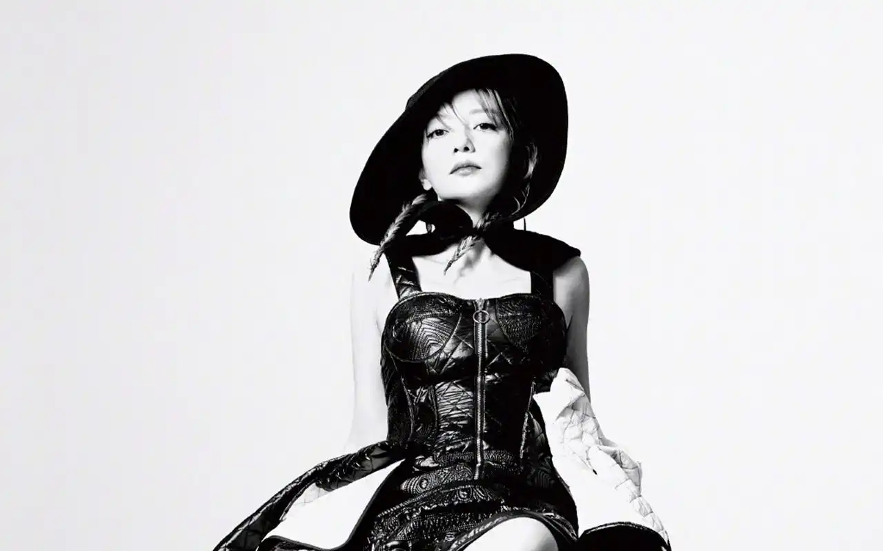 赵薇成熟魅力写真桌面壁纸