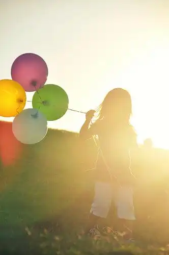 求这张图片原图.最好在有几张类似的图图.谢谢.