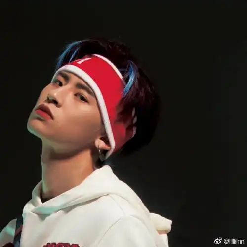 小鬼王琳凯超话91#mcm品牌代言人小鬼王琳凯#优质头像滤镜自调