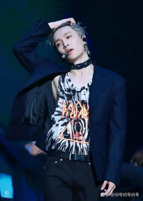 朋友们,能不能分享一下张艺兴好看的照片呀,拜托了!祝各位发财!