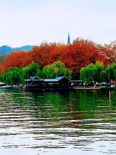 著名诗人白居易曾经说过:"忆江南,最忆是杭州,然而美丽的景色,江南