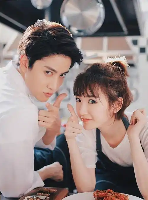 毛晓彤妈妈在女儿很小的时候就与老公分手,而如今女儿火了,生父却向她