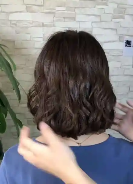 这款是今年最流行的菠萝烫.喜欢的可以收藏哦