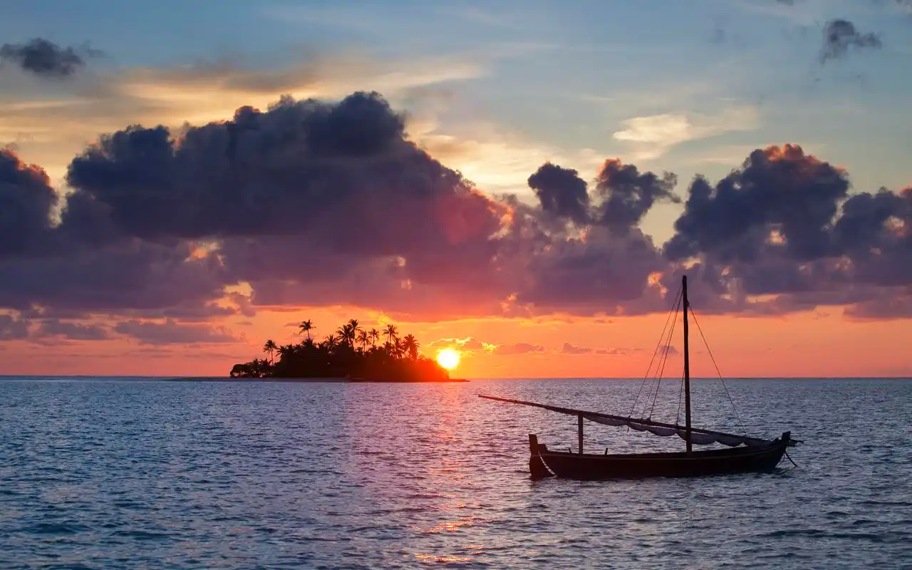 大海航行的帆船精选桌面壁纸