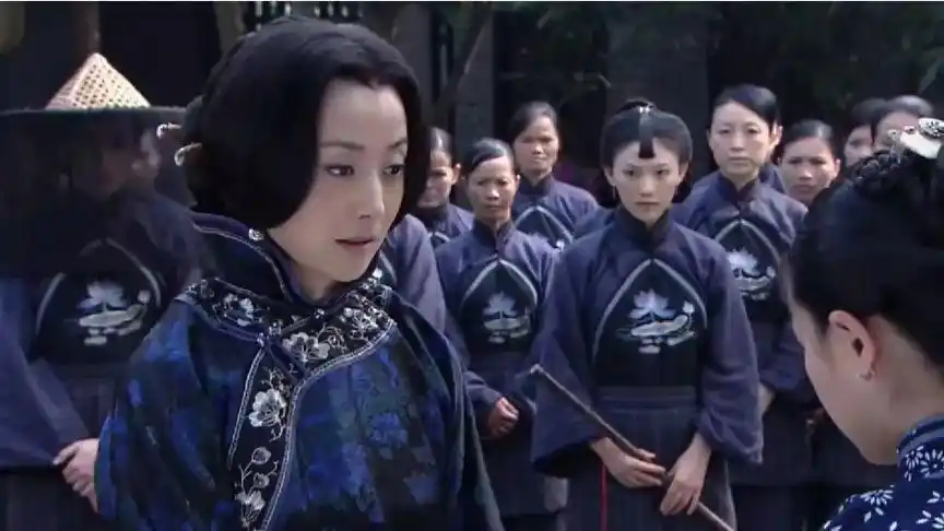 围屋里的桃花:春丫和小木匠的爱情故事(上)