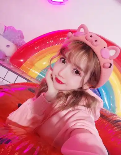 清纯妹子白皙迷人写真