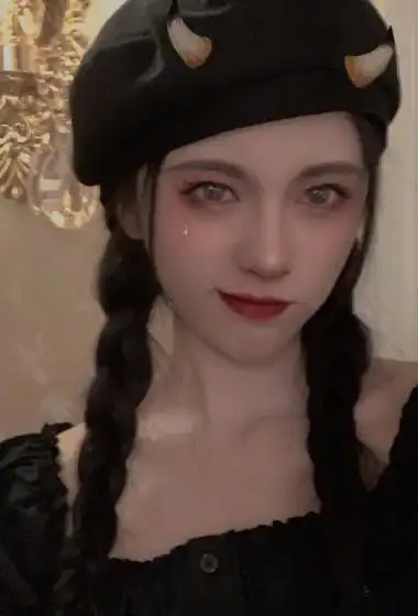 鞠婧祎万圣节暗黑系自拍照图片44