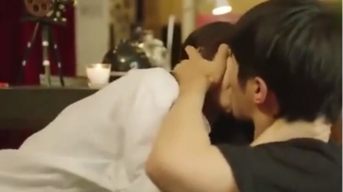 01:05  来源:好看视频-少年的你:易烊千玺荧屏初吻!