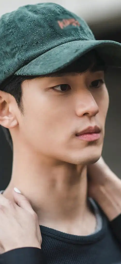 2k手机虽然是精神病但没关系 金秀贤超高清壁纸 - 电影 - h128壁纸