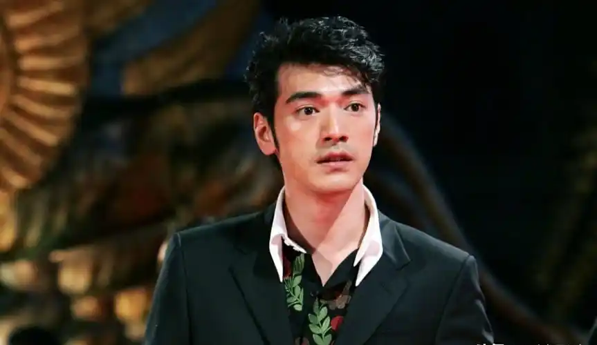 原创48岁金城武近况曝光身材依旧面部松垮男神颜值大不如前