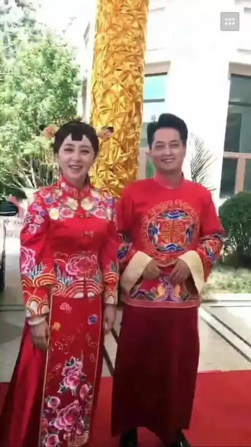 当红内蒙歌手云飞昨天在包头结婚视频曝光!新娘美呆了!