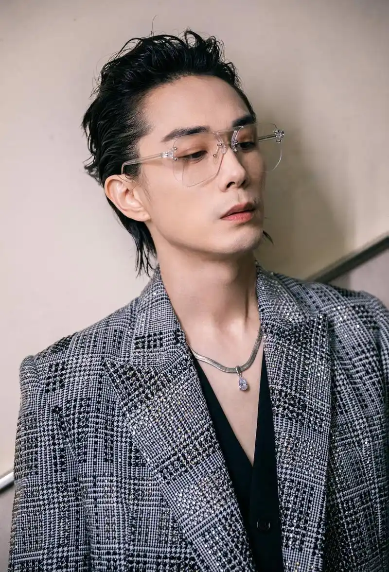 "超级奶爸"李承铉,小透明为家庭隐退,为何复出后人气越来越高