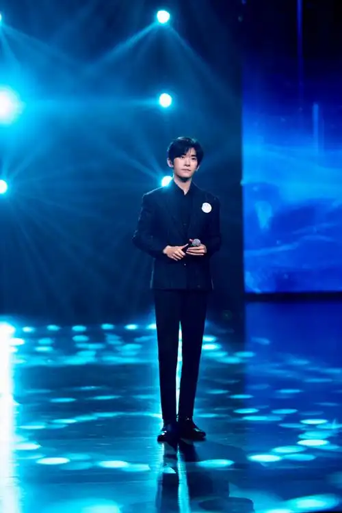 在@tfboys-易烊千玺倾情演绎的航天歌曲《不辞星海》中,共同感受"宇宙