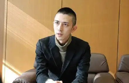 日本教授因太帅上热搜,帅过李现,网友:唯一顺眼的日本人_木村