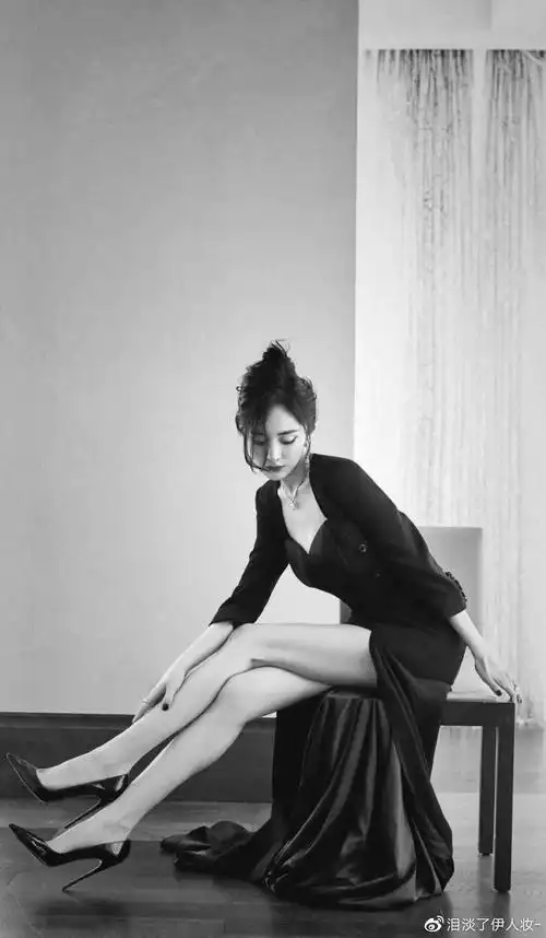 杨幂现在有意将京圈的85后中花都集结在一起,以求日后抱团取暖?