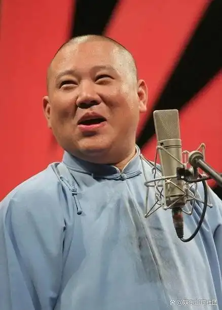 郭德纲破格录取17岁盲女,如今盲女在德云社,谁还敢骂他是作秀?