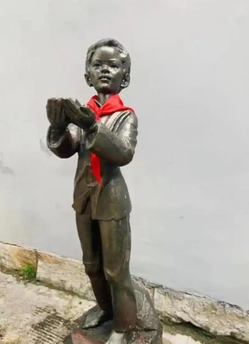 中国年龄最小的革命烈士,小萝卜头,原名宋振中.