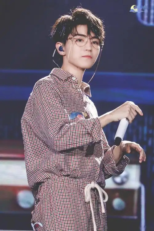 王俊凯舞台妆合集 每一次都惊艳难忘