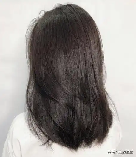 漂九度的头发自己染发步骤(冷茶褐色的头发怎么染出来)(1)