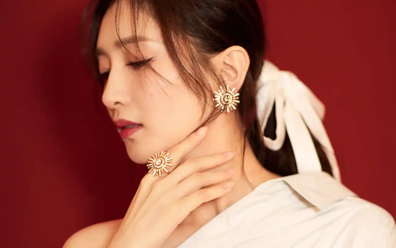 江疏影仙气十足写真桌面壁纸