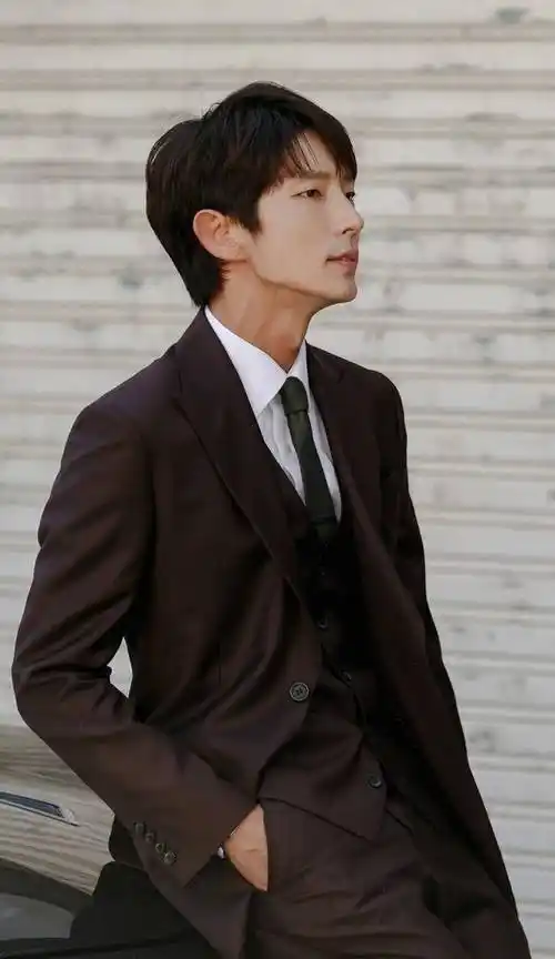 李准基休闲西装搭配,怎一个"帅"字了得!_气质_蓝色_时尚