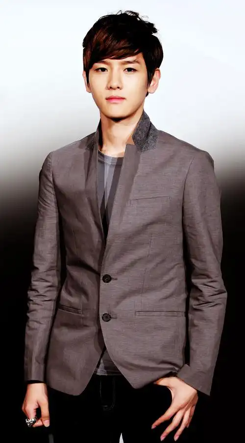 求边伯贤图片,越多越好,一定要是高清版的