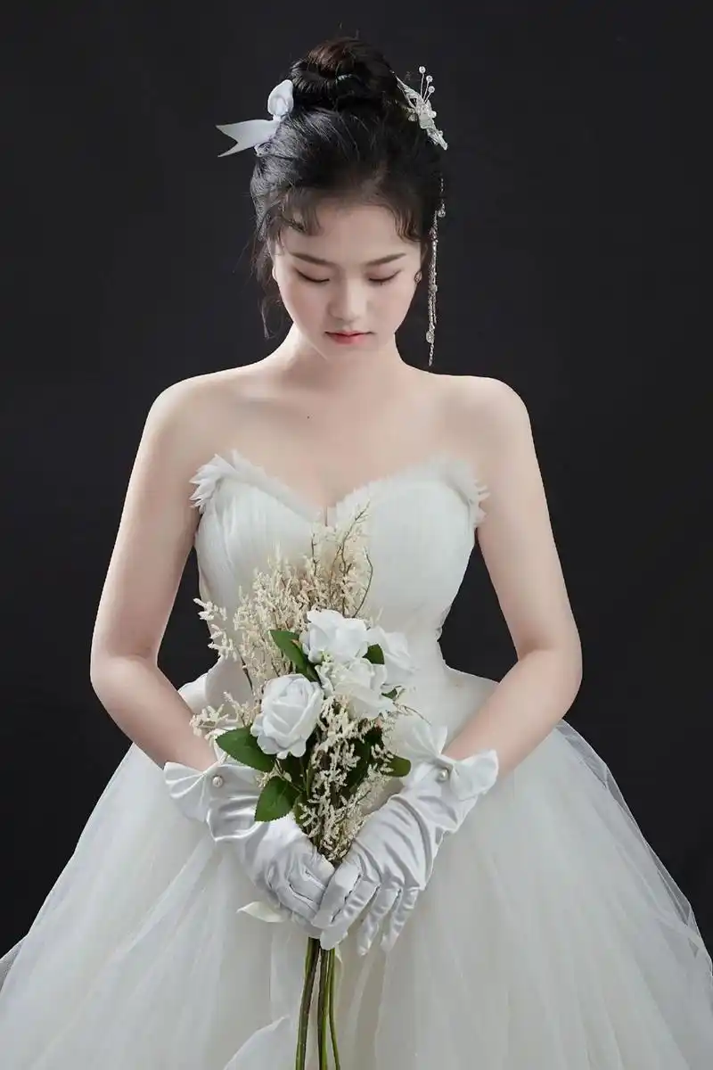 送自己的单人婚纱写真|西昌艺术照