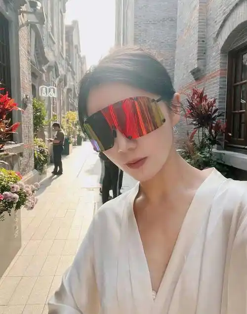 黄景瑜前妻王雨馨再度开撕:"油腻的极度利己主义者!"_工作_影响_对方