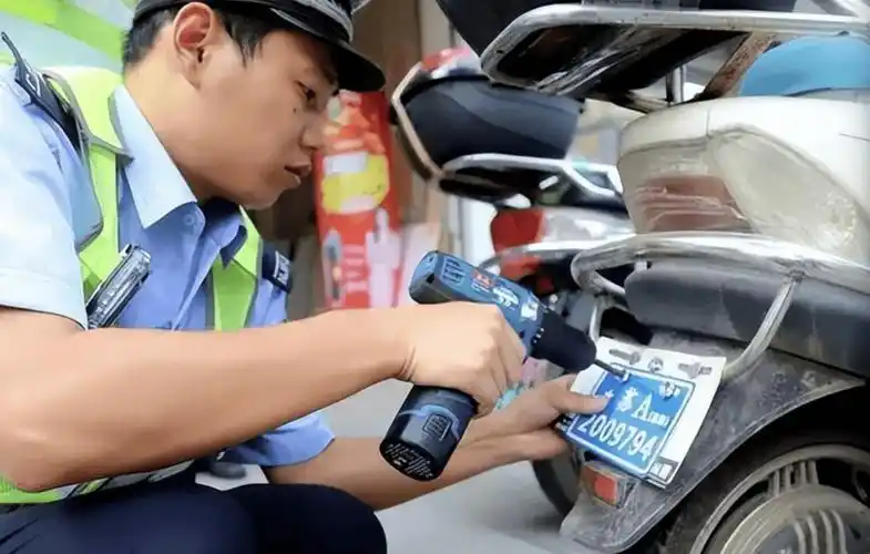 江苏"非标"电动车禁止上路了?专家解读;上海最新通报:全部拘留!